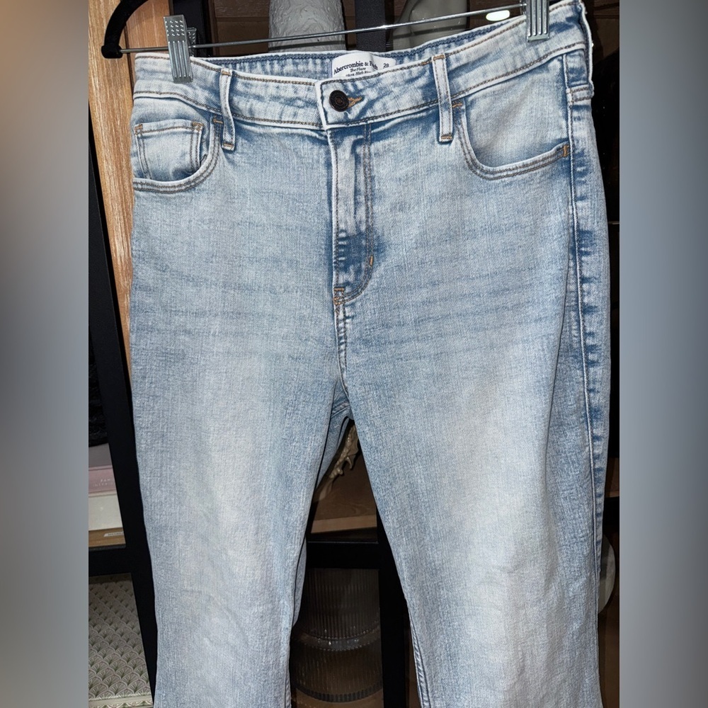 Abercrombie Ultra High Rise Flare Jeans denim pants light wash waisted groovy - Picture 5 of 6